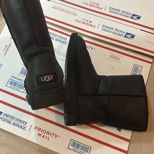 UGG BLACK BOOTS